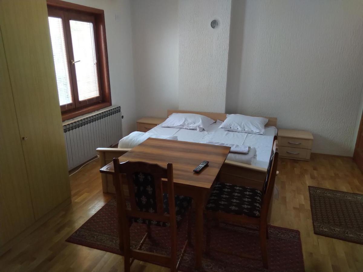 Apartments And Rooms Vicko Brzece Exterior photo
