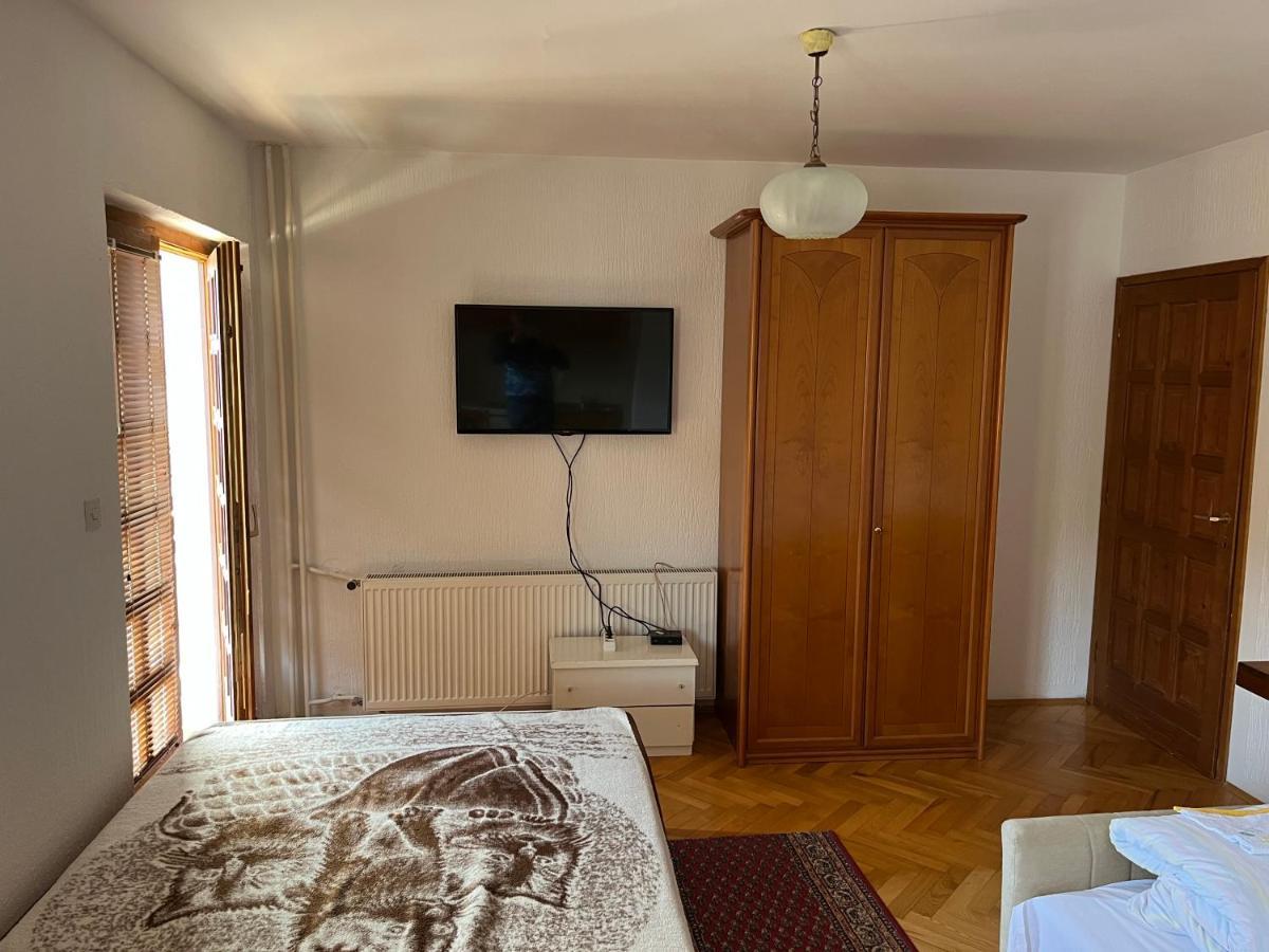 Apartments And Rooms Vicko Brzece Exterior photo